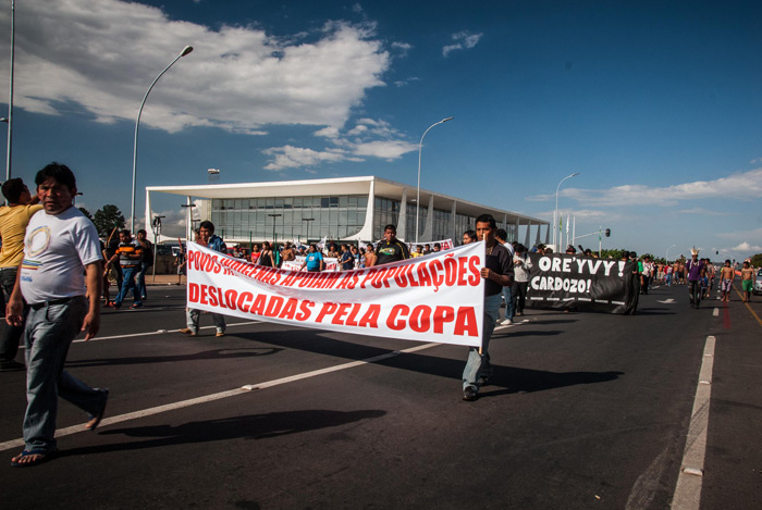#Manifestação Indígena e MTST - Brasília/DF - 27.05.2014